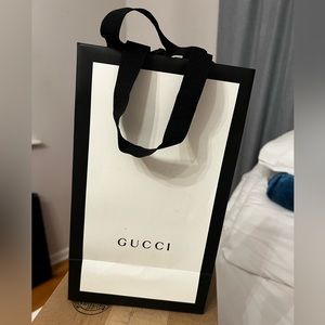 Gucci shopping bag+ Small Gucci dust bag
